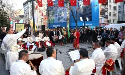 İlahi ezgiler Kocaeli Cumhuriyet Bulvarı'nda yankılandı