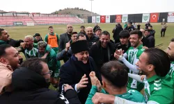 Başkan Özarslan Bağlumspor'a tribünden destek verdi