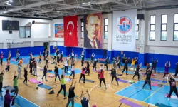 İstanbul Maltepe'de Köymen, spor yapan kadınlarla buluştu