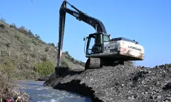 Manisa'da MASKİ Kırtık Deresi'ni temizledi