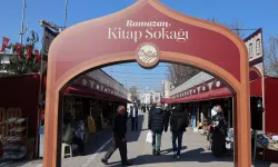 Sakarya'da Kitap Sokağı kitapseverlerin buluşma noktası oldu