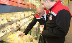 Bursa'da süt ve süt ürünlerine sıkı denetim... Numuneler laboratuvarda inceleniyor