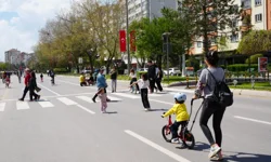  Eskişehir'de sokaklar müziğe açıldı