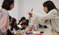 İzmir'de çocuklar kitaplarını yazıp çizdi