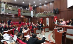 İzmit Belediyesi Meclisi'nde görev dağılımı yapıldı
