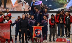 Jandarma Gücü oryantiringte Türkiye Şampiyonu