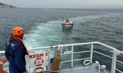 Küçükyalı açıklarında sürüklenen tekne kurtarıldı