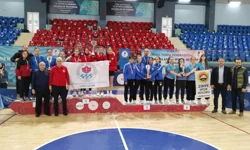 Trabzon'un Kadın Masa Tenisi Takımı şampiyon oldu