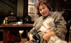 Türk tiyatrosunun usta ismi Feyha Çelenk vefat etti