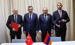 Cumhurbaşkanı Yardımcısı Cevdet Yılmaz Erivan'da temaslarını sürdürüyor