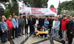 İzmir'de binlerce emekçi 1 Mayıs'ı kutladı