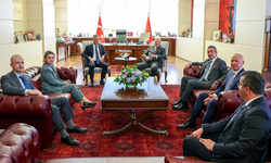 Koç Ailesi'nden CHP Genel Başkanı Özgür Özel'e ziyaret...