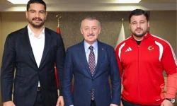 Kocaeli'de Başkan Büyükakın iki önemli ismi ağırladı