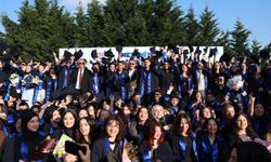 Sultangazi’de Gençlerin Mezuniyet Coşkusu
