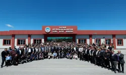 Memduh Büyükkılıç bayram sevincini şehrin dört bir yanında yaşadı