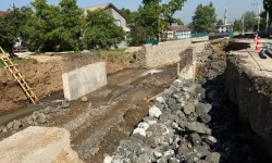 Düzce Aydınpınar'da hasar gören köprüler yenileniyor