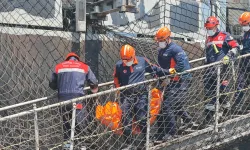 Trabzon'da İHA saldırısı kurbanı denizci gemiden çıkarıldı