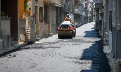 İzmir Bornova'da Çamdibi sokakları asfaltla yenileniyor