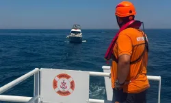 Marmara Adası açıklarında arızalanan tekne kurtarıldı