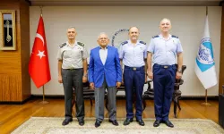 Memduh Büyükkılıç'a komutanlardan veda ziyareti