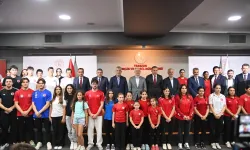 Balıkesir'de gençler denizle buluşuyor