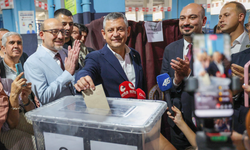 Yeni Parti ilçe kongrelerinde kriz üstüne kriz!