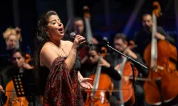 İzmir Oda Orkestrası yeni sezonu Zeytin Sahne'de açtı