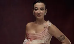 Melike Şahin'den yeni tekli 'Ölmem Ölemem'