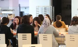 İstanbul Büyükşehir Belediyesi öğrencilerin yanında