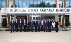 Trabzon'da Başkan Genç'ten Su Ürünleri Araştırma Enstitüsü'ne ziyaret