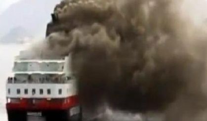 AKDENİZ'DE YOLCU GEMİSİNDE YANGIN