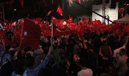 Kısıklı'da 'Demokrasi nöbeti' sürüyor