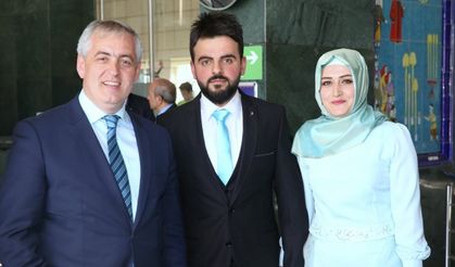 Eyüp Belediye Başkanı Remzi Aydın ilginç bir nikah merasimine imza attı.