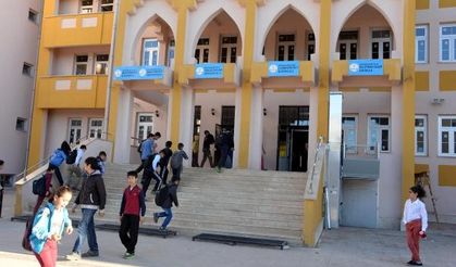 Sur'daki 5 okulun öğrencilerine aynı binada hem eğitim hem psikososyal destek veriliyor