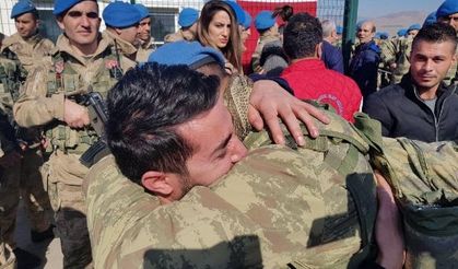 Komandolar zılgıtlar ve dualarla Afrin operasyonuna uğurlandı