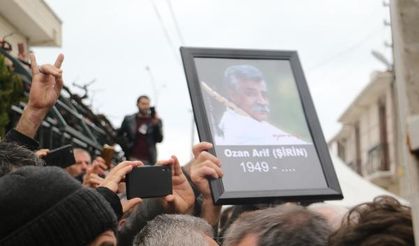 Ozan Arif son yolculuğuna uğurlandı... Sevenleri yalnız bırakmadı