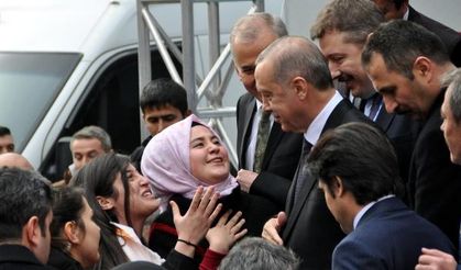 Çınar Meydanı'nda Erdoğan'a ulaşma çabası