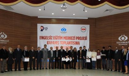 Engelsiz Öğrencilerin Mezuniyet Sevinci