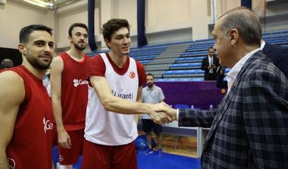 Cumhurbaşkanı Erdoğan, "12 Dev Adam"ı ziyaret etti