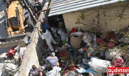 75 yaşındaki kadının evinden 15 ton çöp çıktı