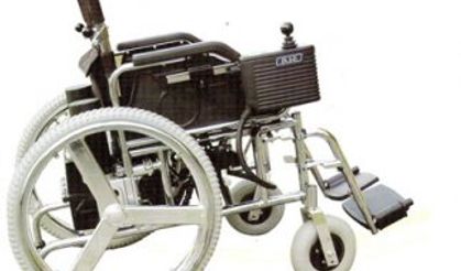 Ahmet Baydemir'in yüzü akülü arabayla güldü