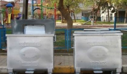 Sultangazi'nin Çöp Konteynırları Yenileniyor