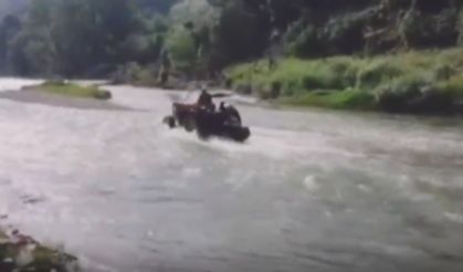 Düzce Uğurlu Köyü'nde Köprü isyanı! Nehirden traktörle geçiyorlar
