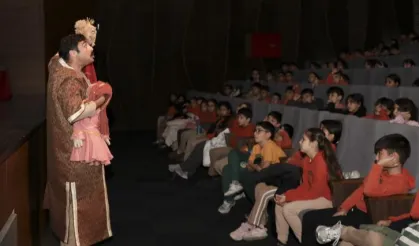 'Bilge Hekim Lokman' Mersin'de gençlerle buluştu