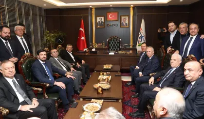 CHP'li başkanlar Kahramanmaraş'ta... Başkan Bozbey'den deprem bölgesine ziyaret