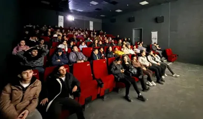 Özel gereksinimli bireyler bu kez sinemada buluştu