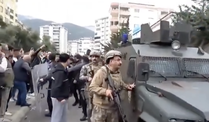 Silahlar yine okullarda... 12 Eylül 1980 Öncesi Siyasi Kamplarından, Dijital Dünya Canavarlarına!