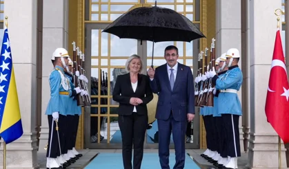 Yılmaz: Bosna Hersek'in egemenliğine desteğimiz sürecek