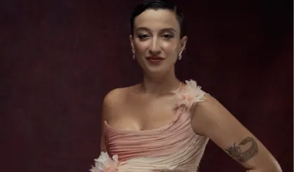 Melike Şahin'den yeni tekli 'Ölmem Ölemem'