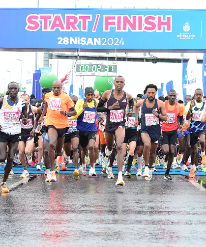19. İstanbul Yarı Maratonu'na rekor katılım... Erkeklerde Faslı, Kadınlarda Kenyalı atlet birinci oldu